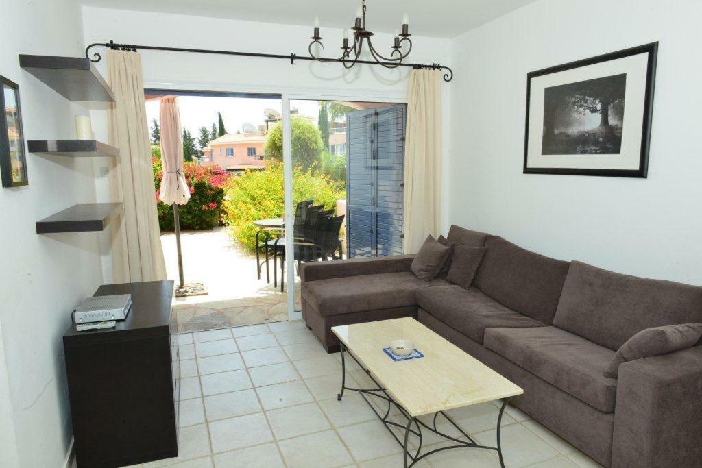 Sunny Garden Apartment Paphos Exterior foto